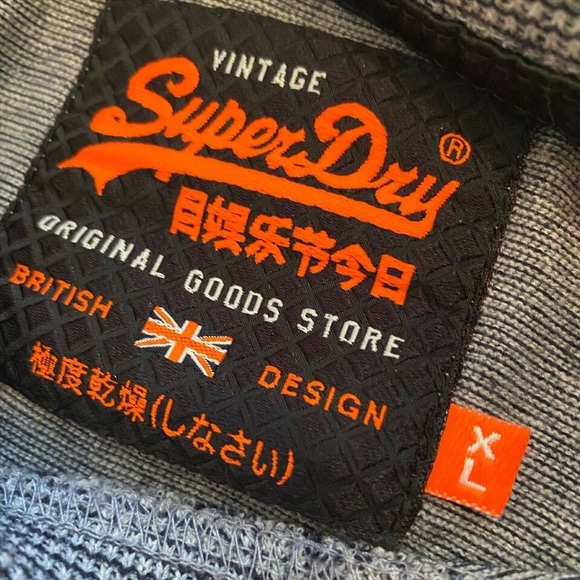 SuperDry T-Shirt - New Condition - Picture 2 of 4
